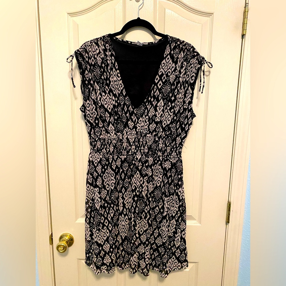 Old Navy smocked Waist defined dress